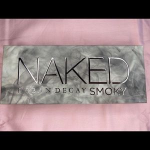 Urban Decay NAKED Smokey Eyeshadow Palette 🖤